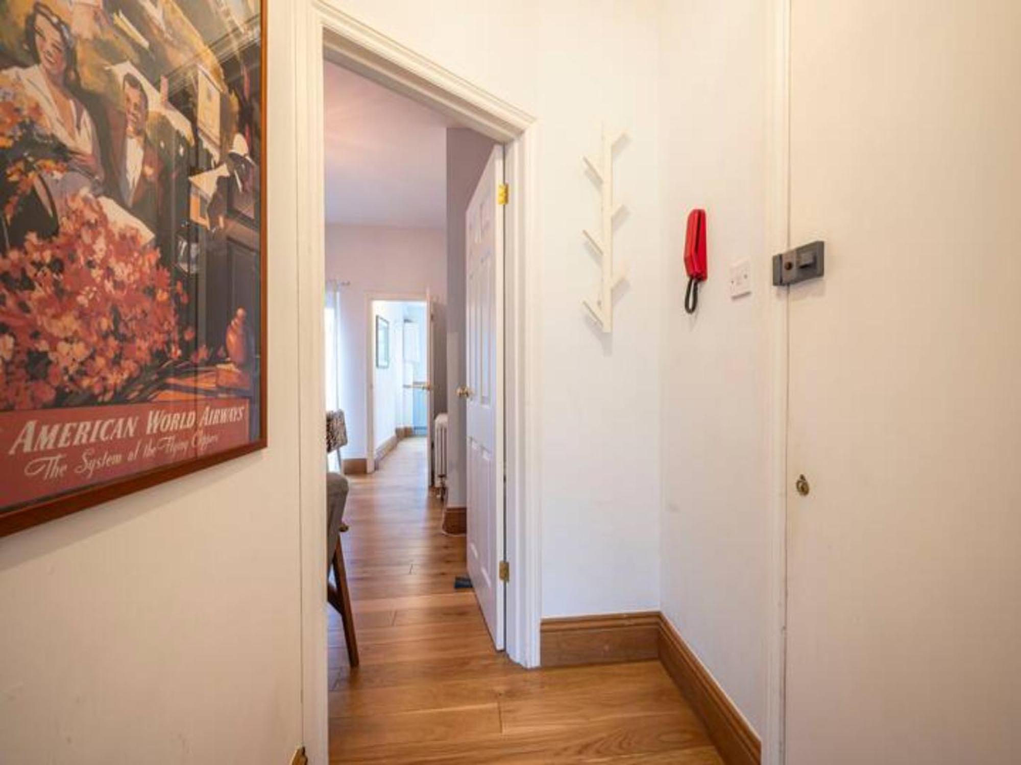 Appartement Pass The Keys Hither Ground Floor Flat With Garden Londen