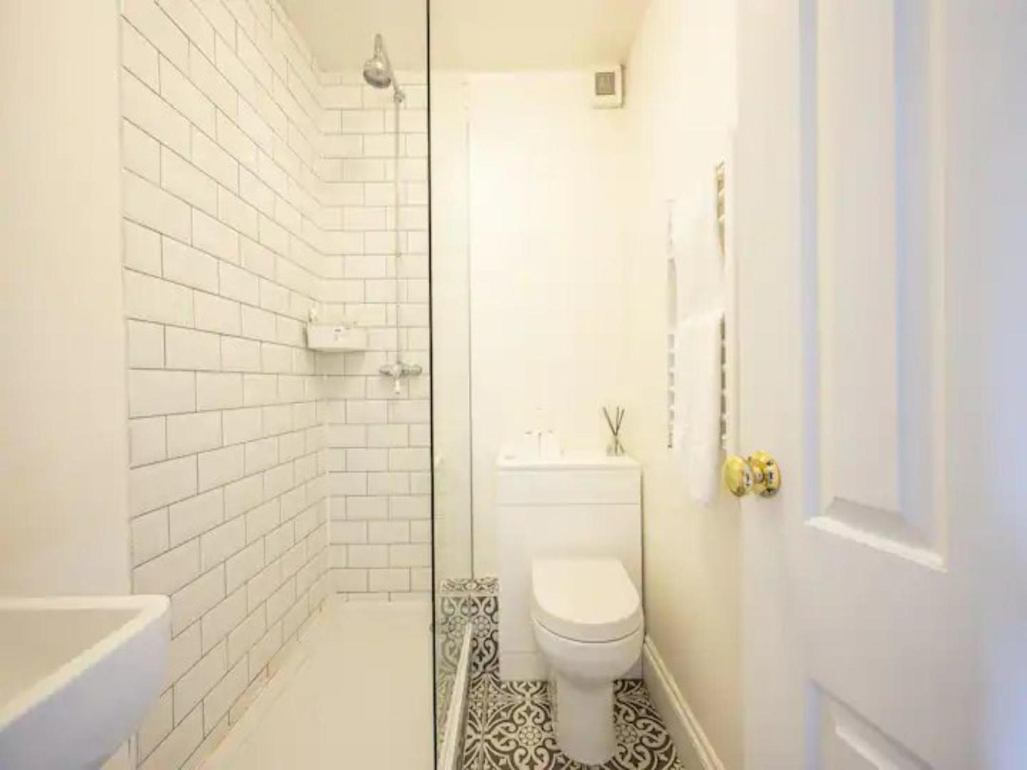 Pass The Keys Hither Ground Floor Flat With Garden Londen