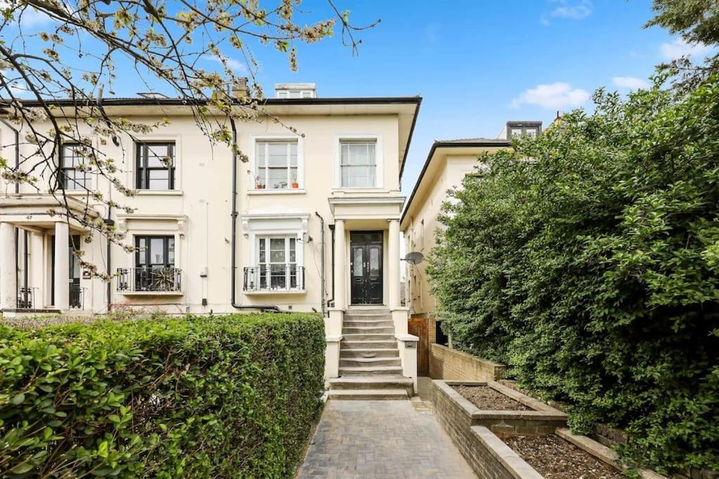 Classy&stylish 2 Bed Flat Near Camden Londen
