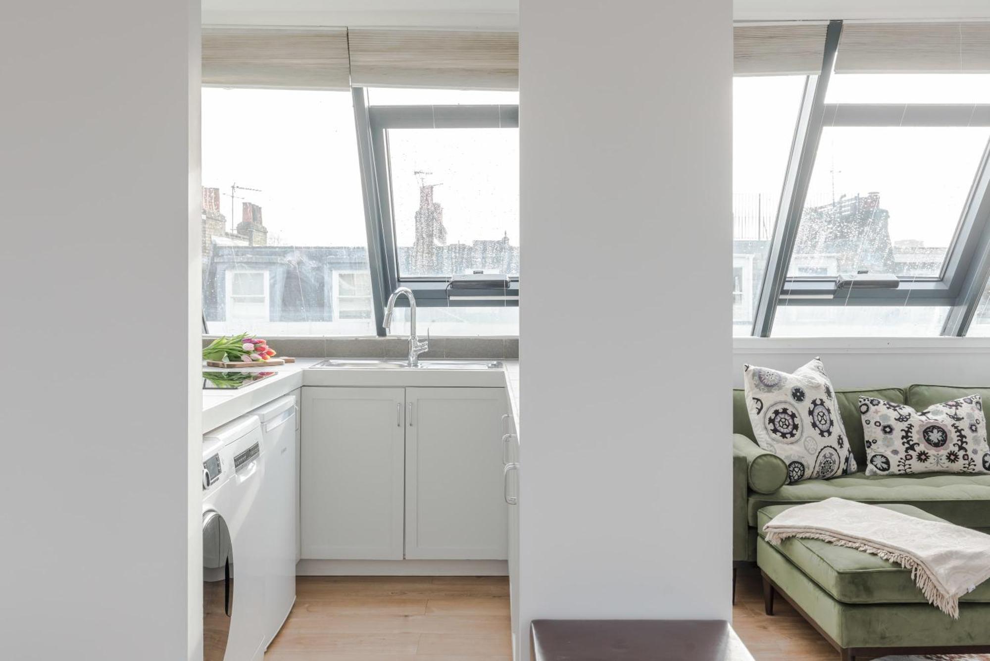Apartment Light-filled Primrose Hill Rooftop Retreat
