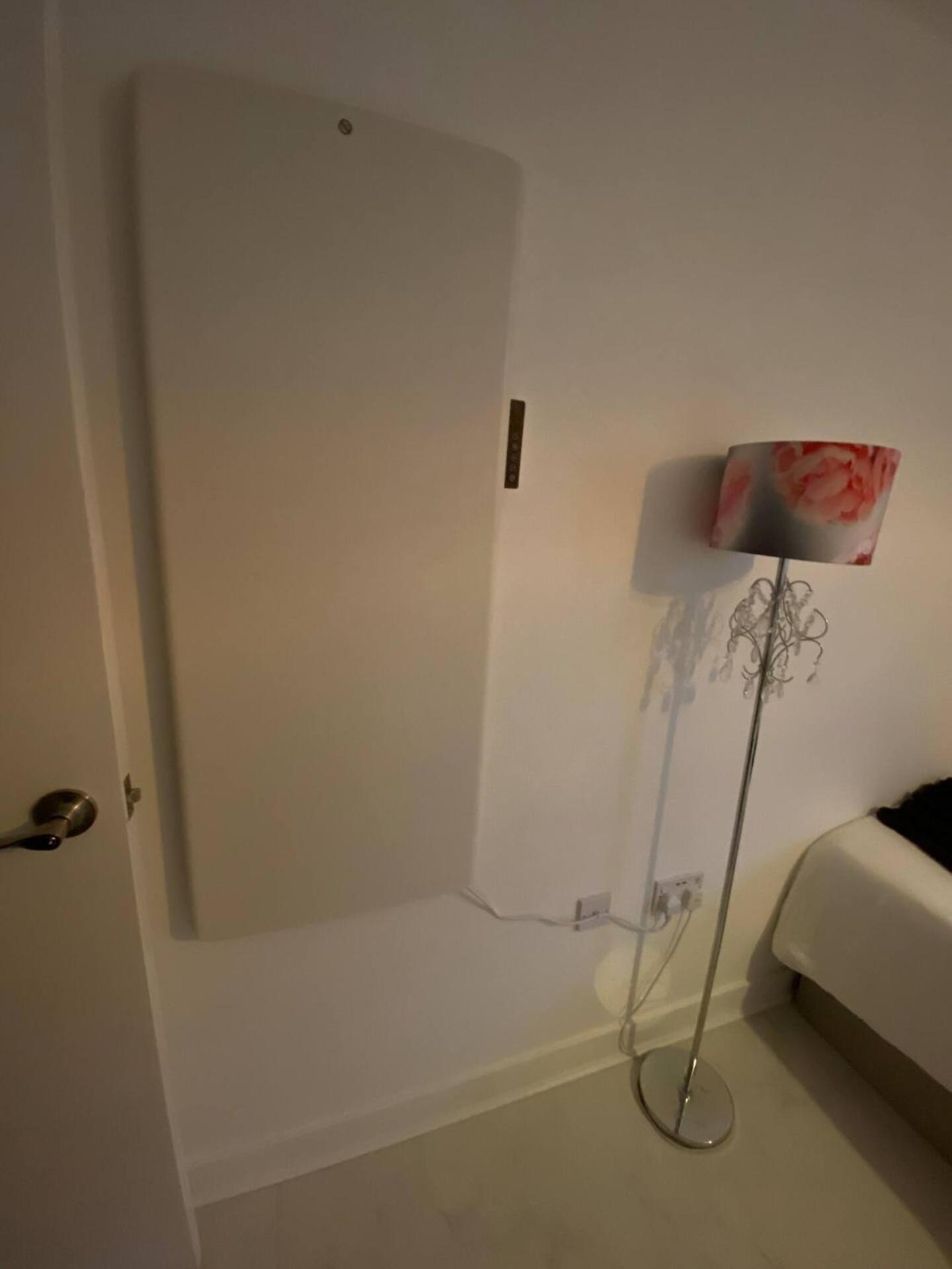 Homestay Xl Bright Room+parking+fridge+micro - 20min Bridge - 3 Min Walk To Train/bus Station London
