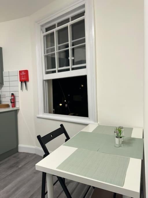 Apartment 4 Bedroom Entire Flat, Kings Cross Road