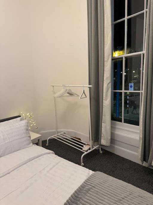 Apartment 4 Bedroom Entire Flat, Kings Cross Road