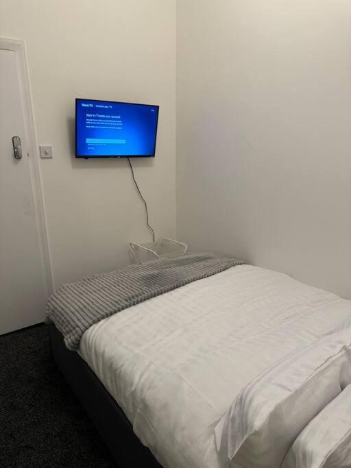 4 Bedroom Entire Flat, Kings Cross Road Apartment London