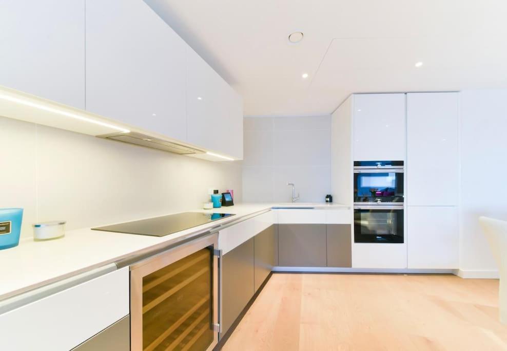 Apartment Luxury 3 Bedroom Battersea Power London