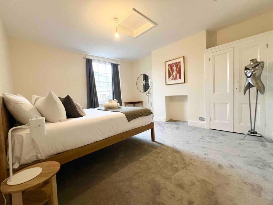 4 Bed Apartment- Archway Station *