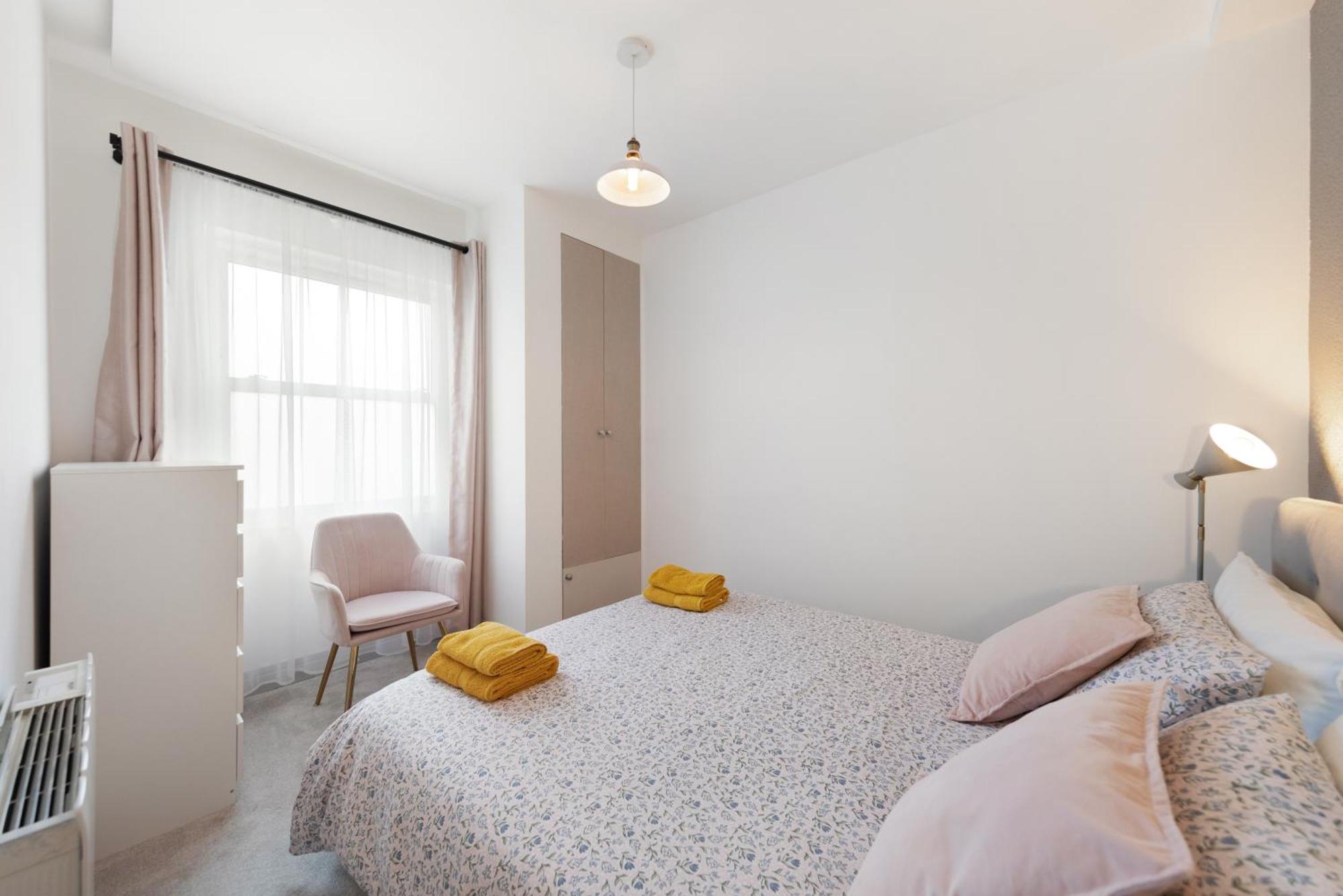 Apartment The Pearl - Luxury 5* With Park View London