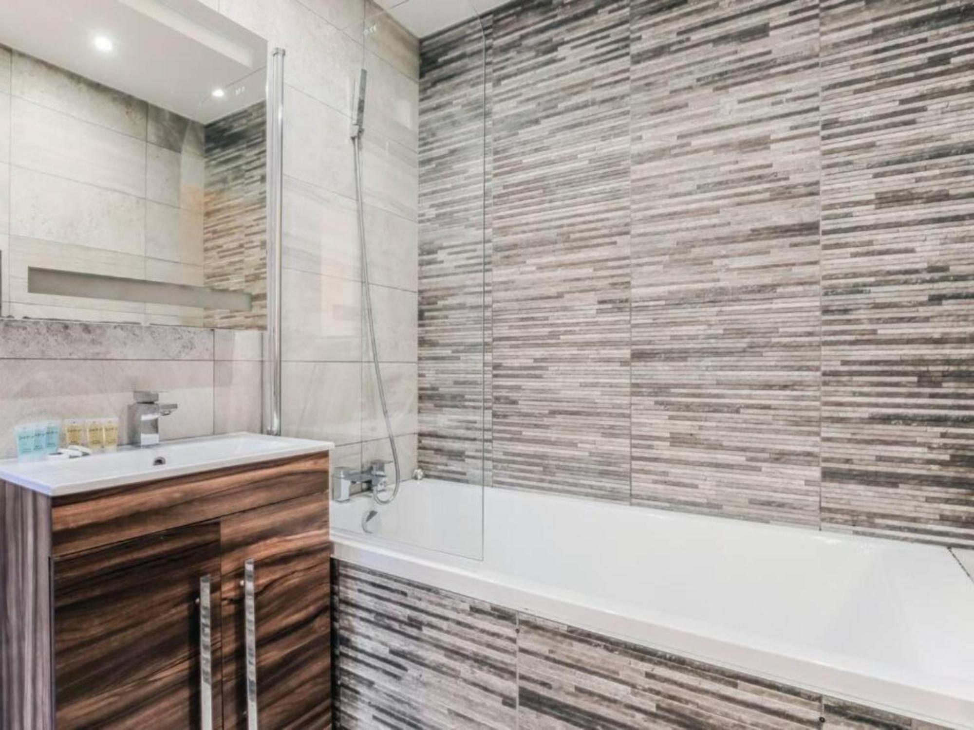 Pass The Keys Ealing Queen Of The Suburbs 2bd Apartamento Londres