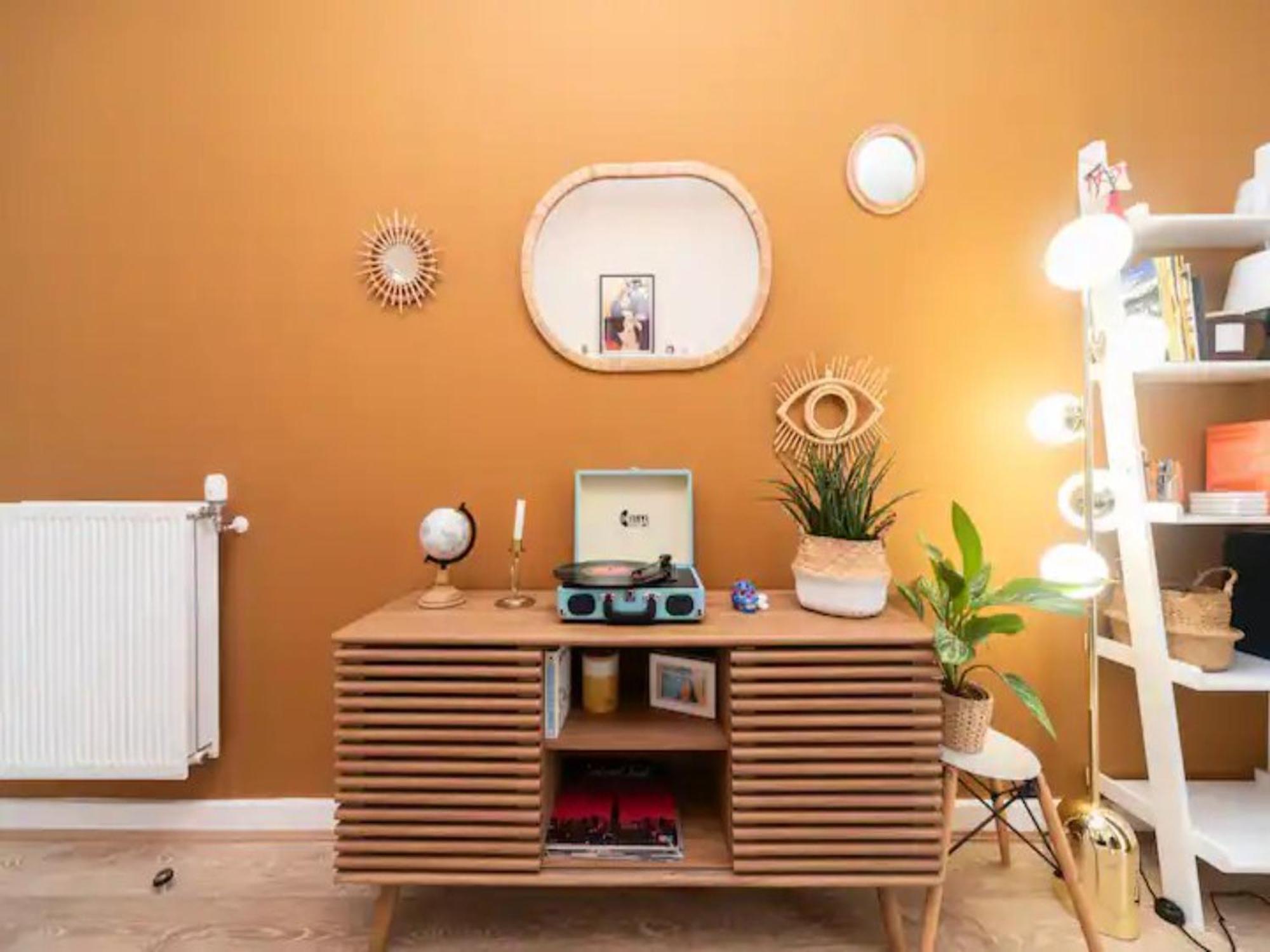 Pass The Keys Stunning And Stylish Flat Mins From * London