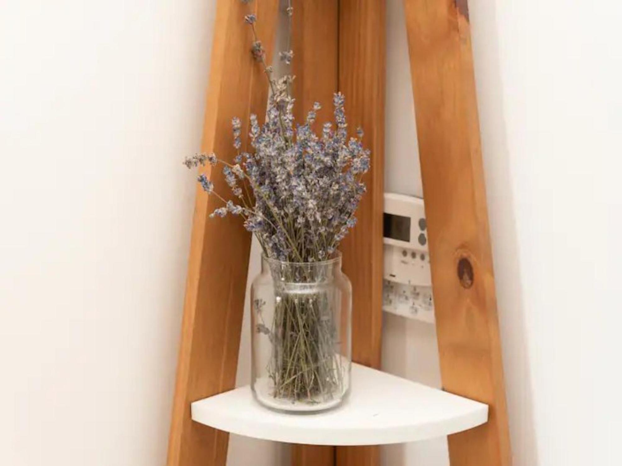Pass The Keys Stunning And Stylish Flat Mins From Apartment