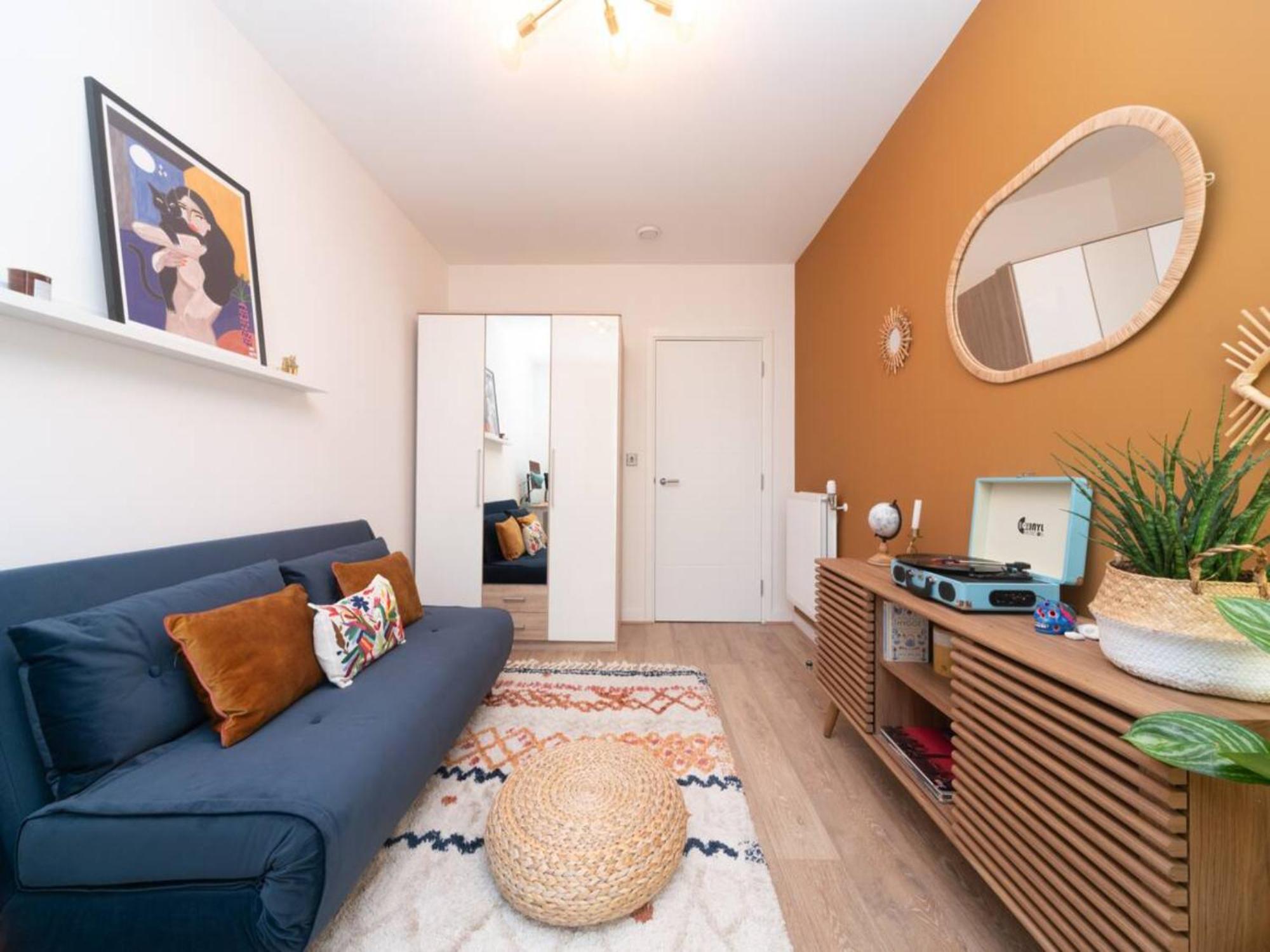 Pass The Keys Stunning And Stylish Flat Mins From Apartment London