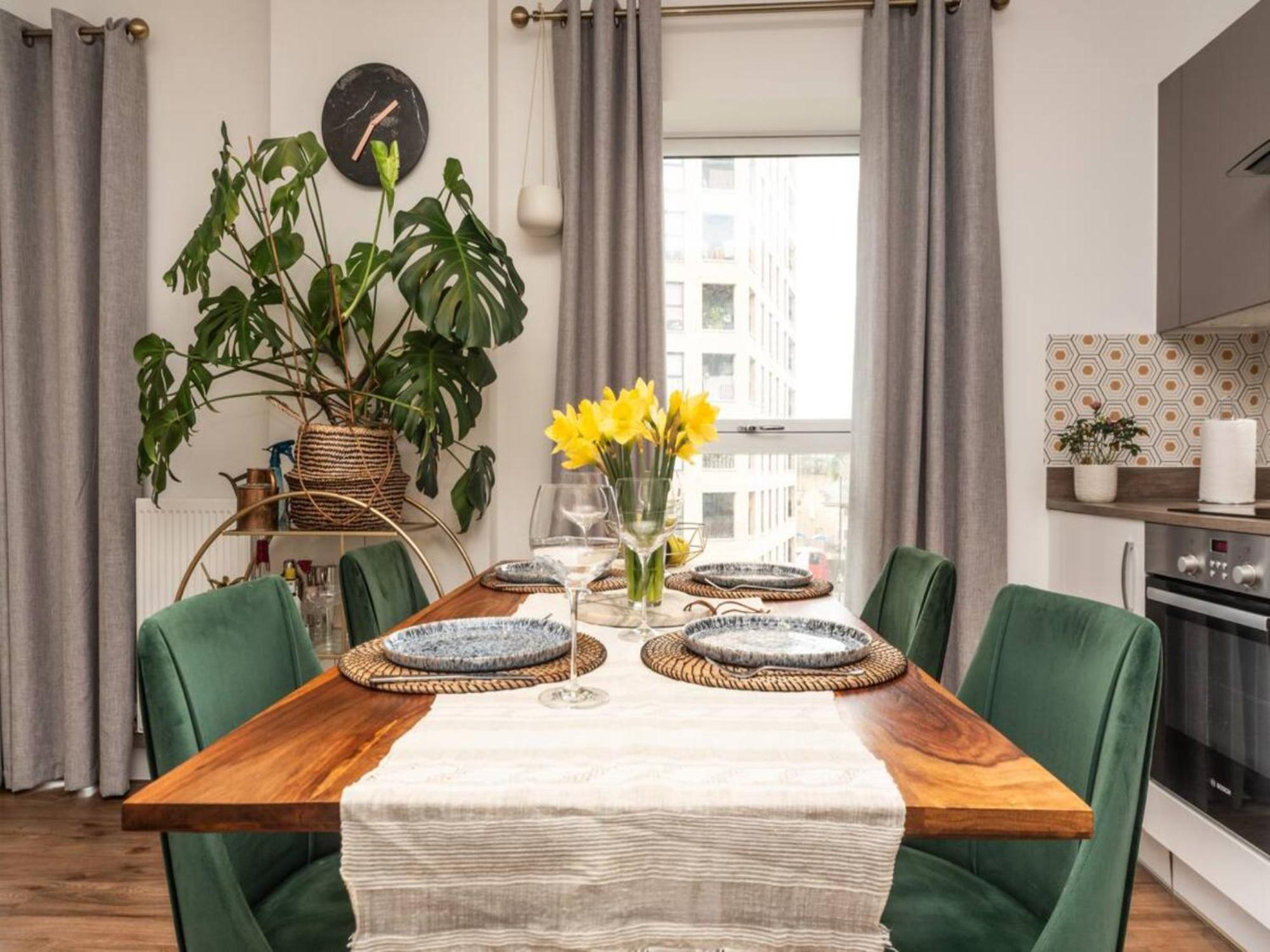 Pass The Keys Stunning And Stylish Flat Mins From London