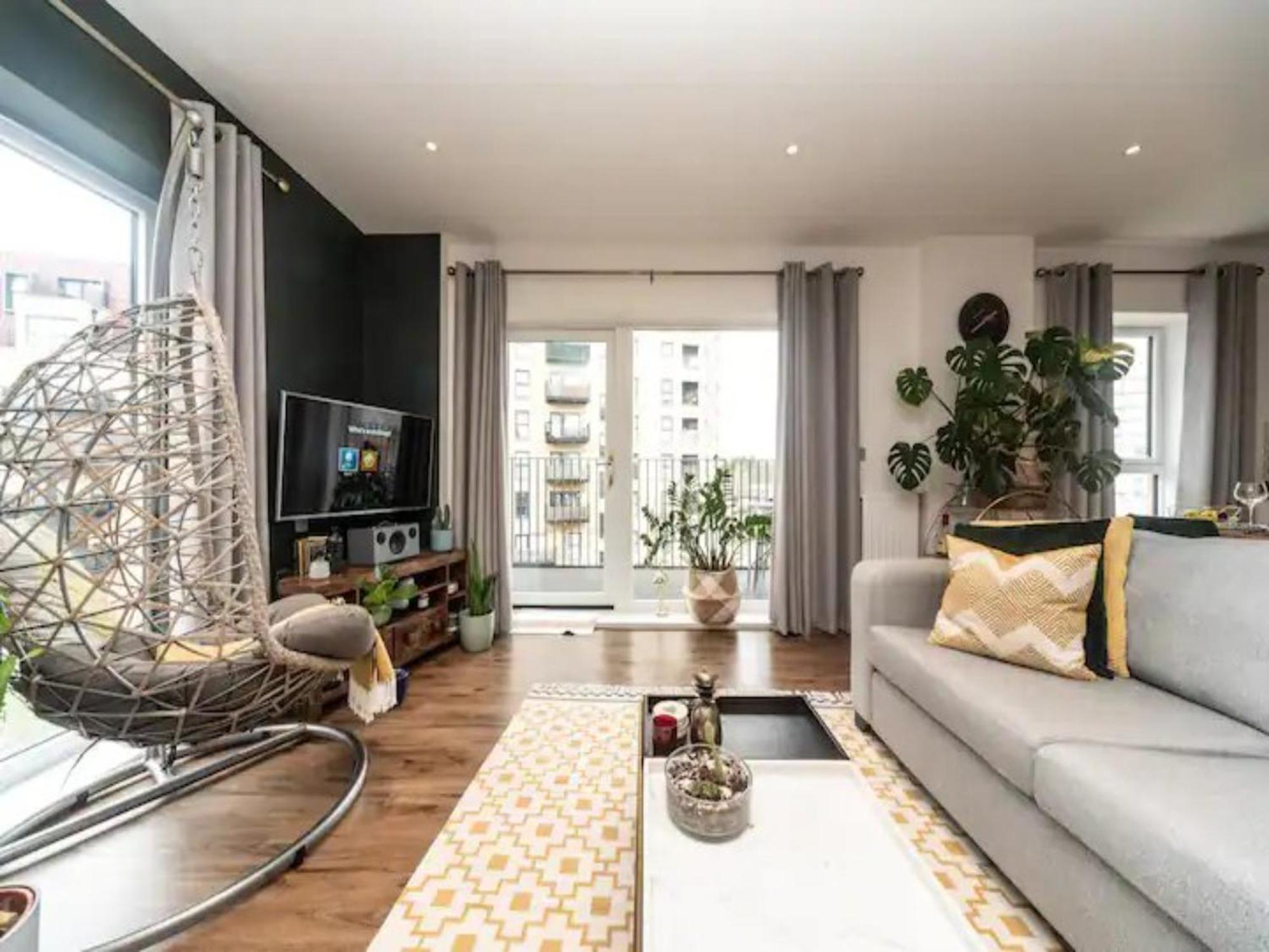 Apartment Pass The Keys Stunning And Stylish Flat Mins From