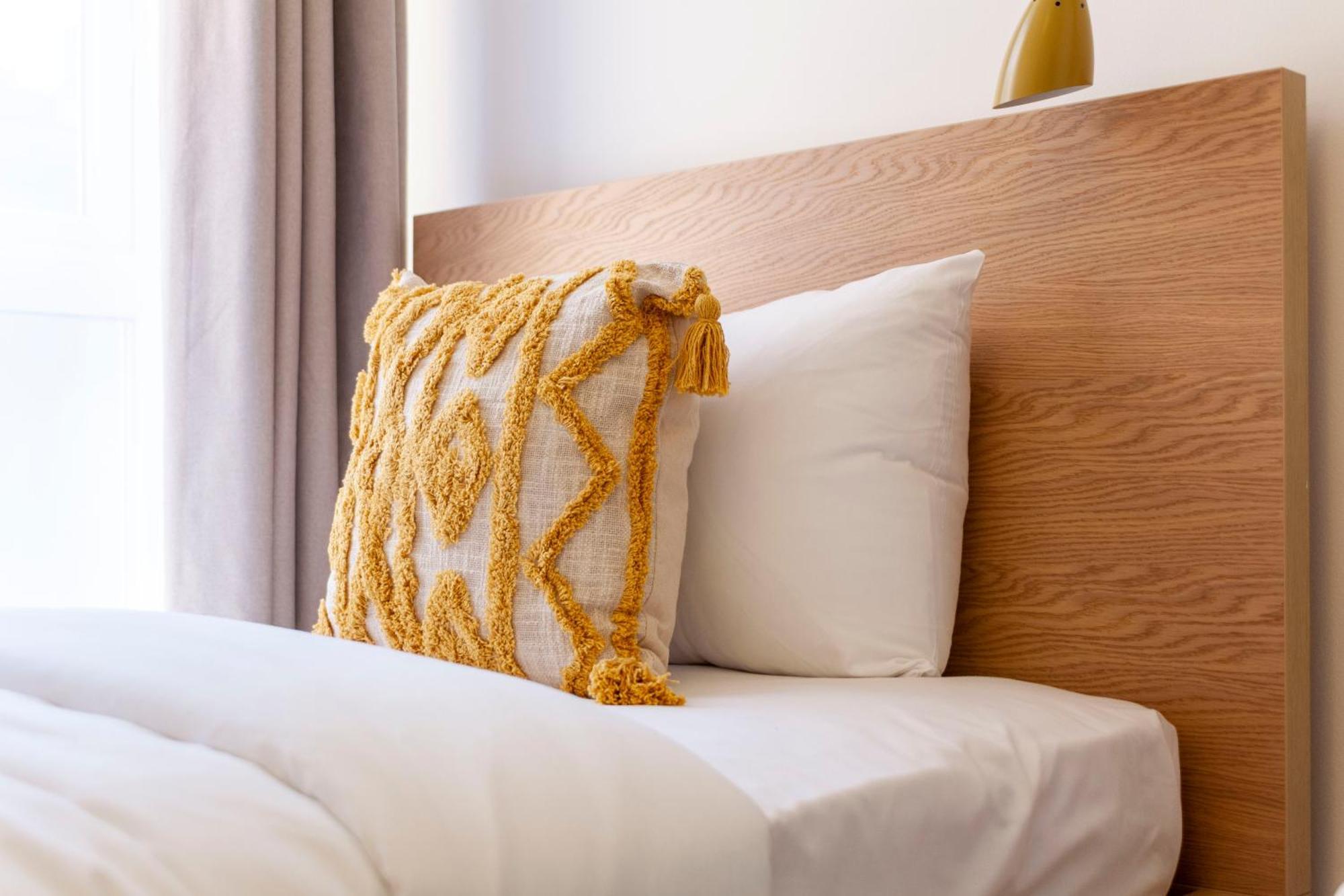 Apartment Bright 2br Flat Off Trendy Chiswick High Road