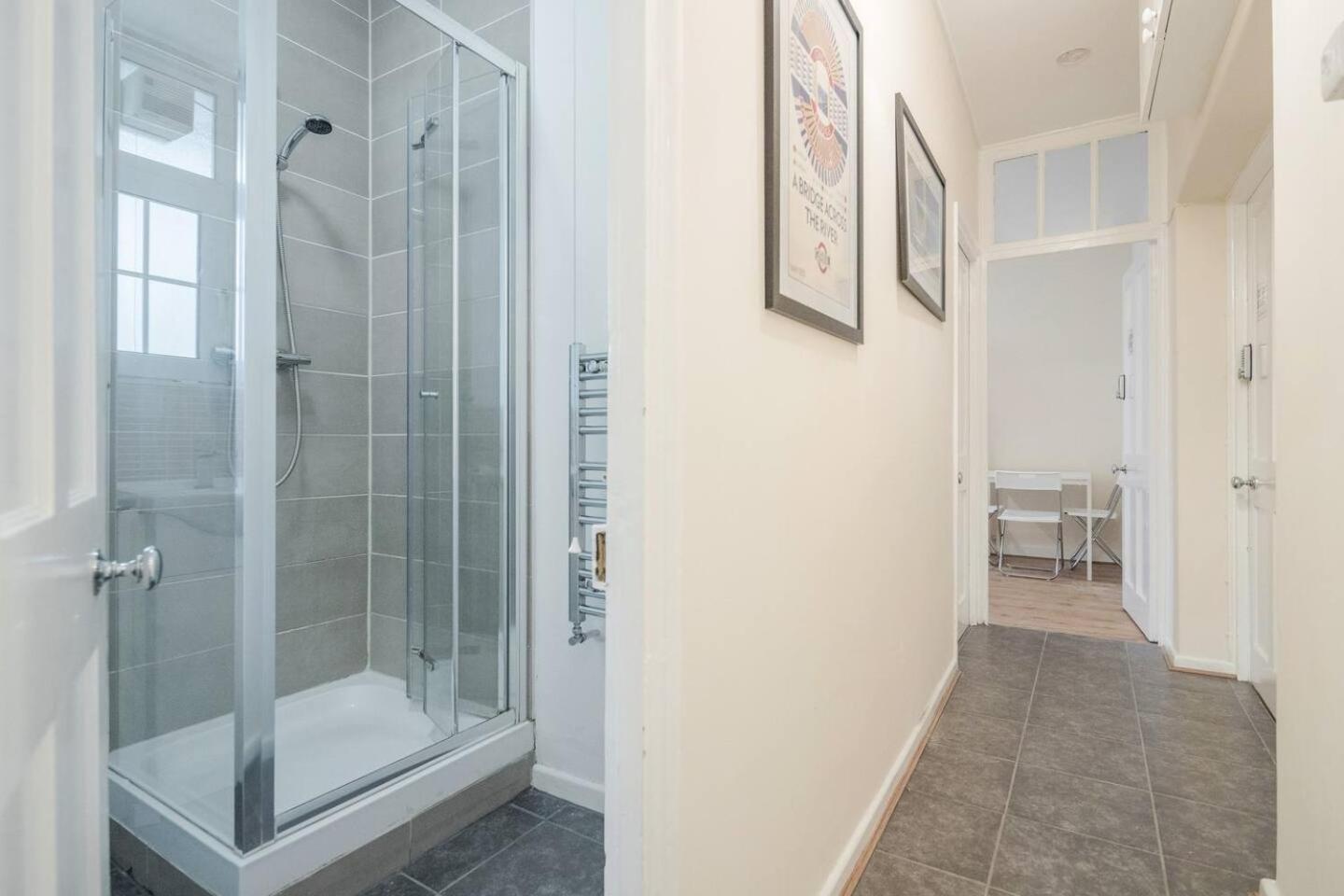 Aplacetostay Apartment, Zone 1 Cove Homestay London