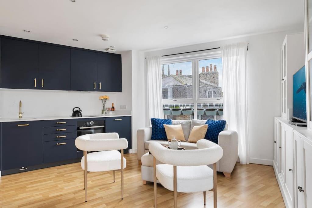 Stylish Central Bolthole