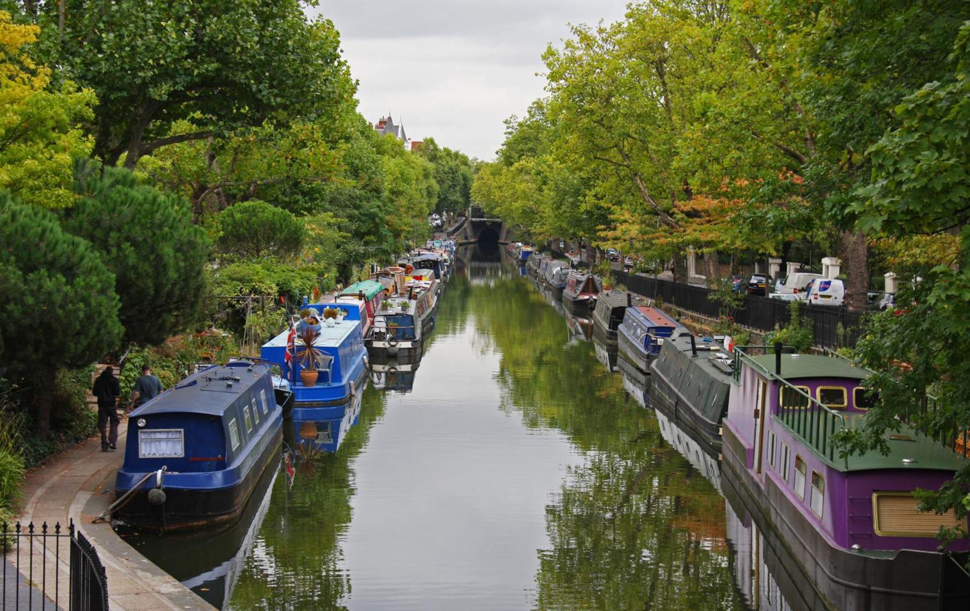 Orange Flat By Lower Regent Canal * Londres