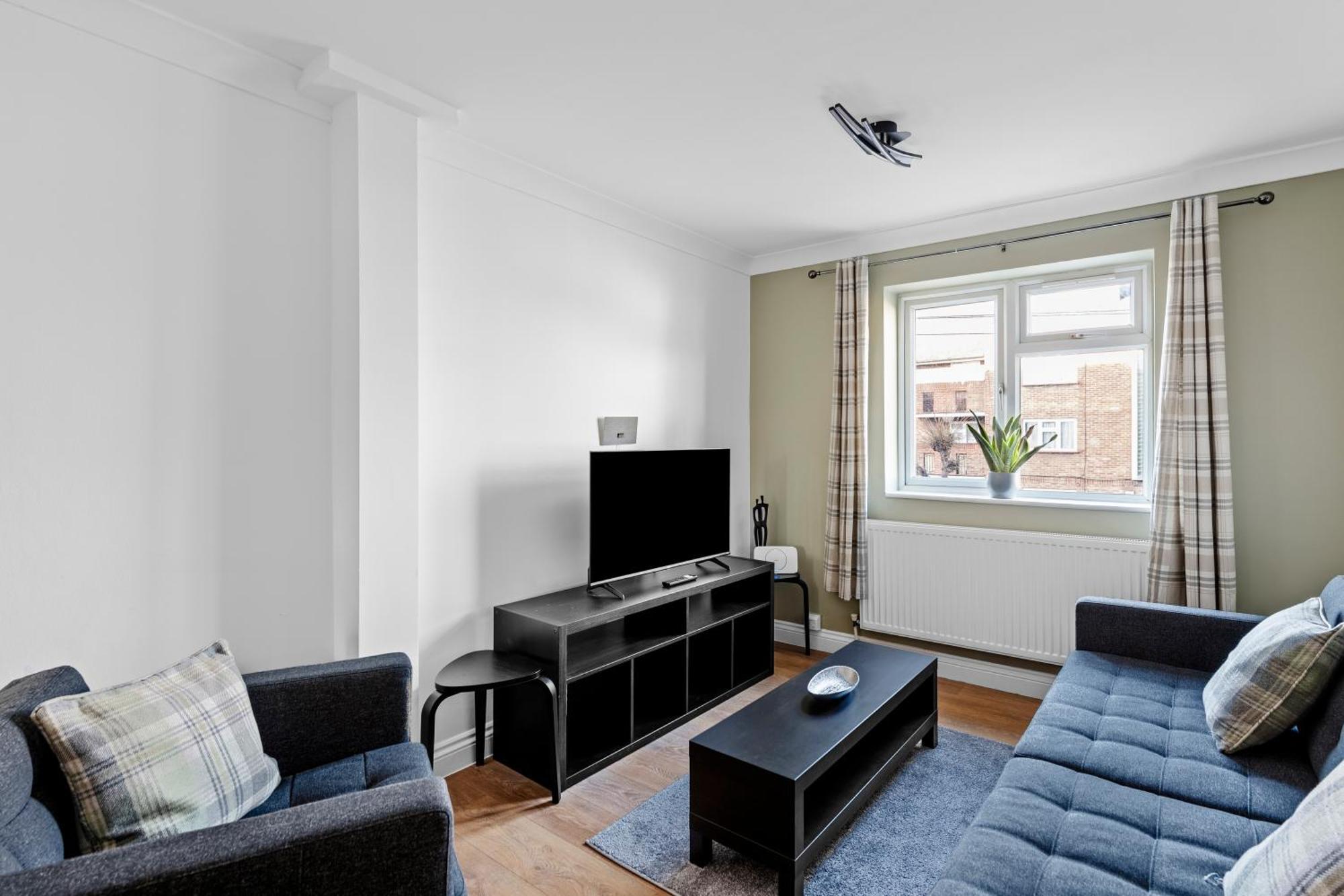 Apartment Cosy 2 Bedroom Flat In East Ham, Close To Excel *