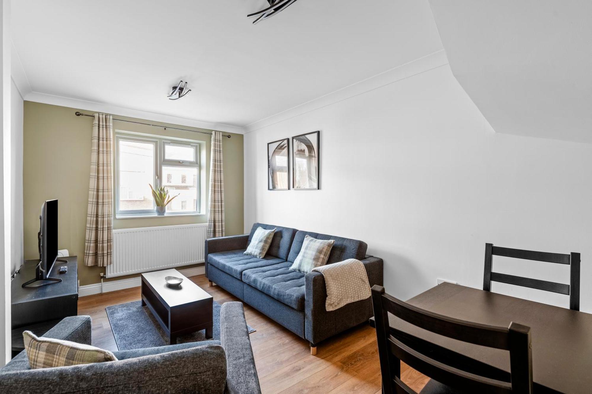 Cosy 2 Bedroom Flat In East Ham, Close To Excel * London
