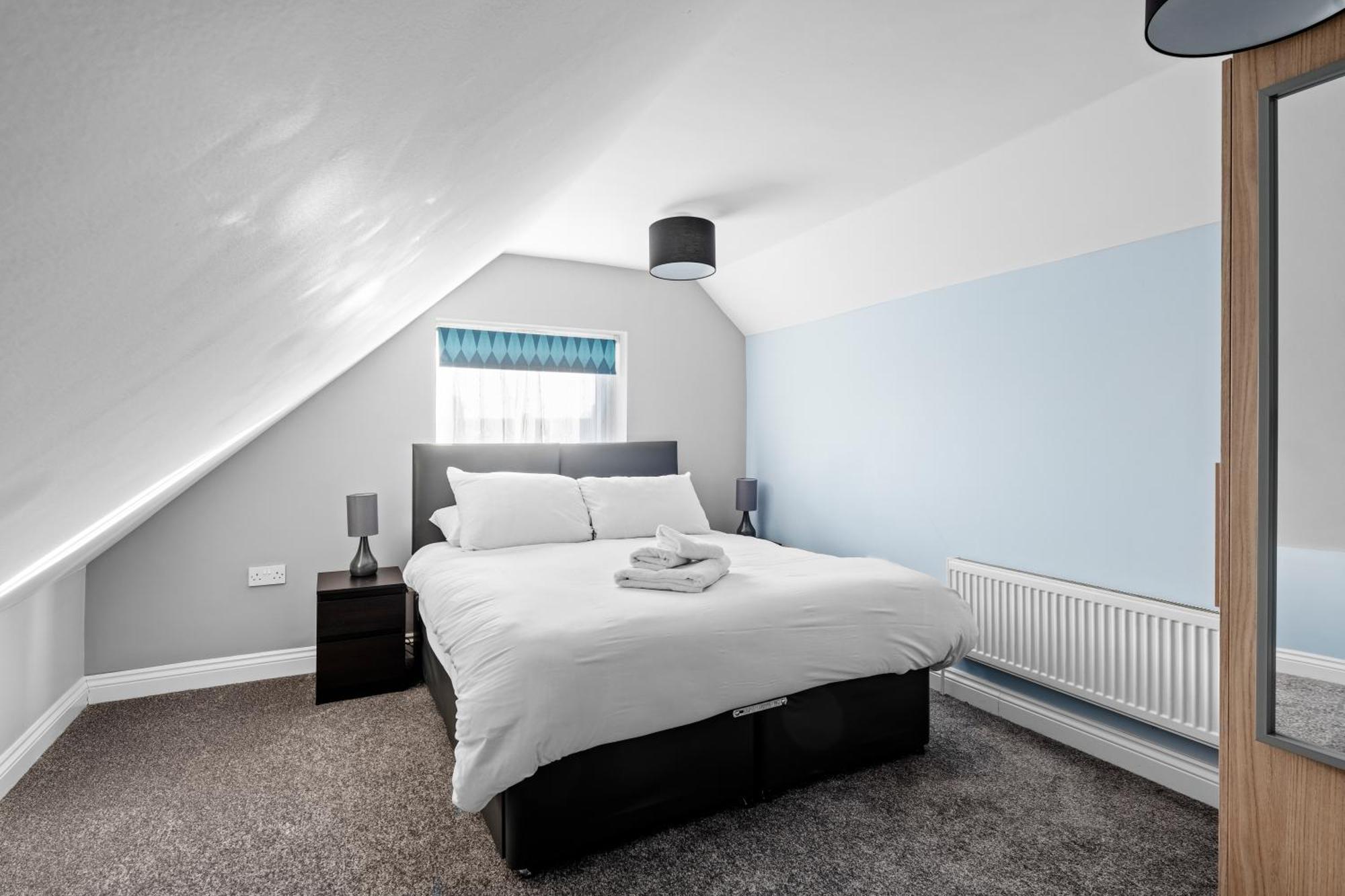 Cosy 2 Bedroom Flat In East Ham, Close To Excel Apartment