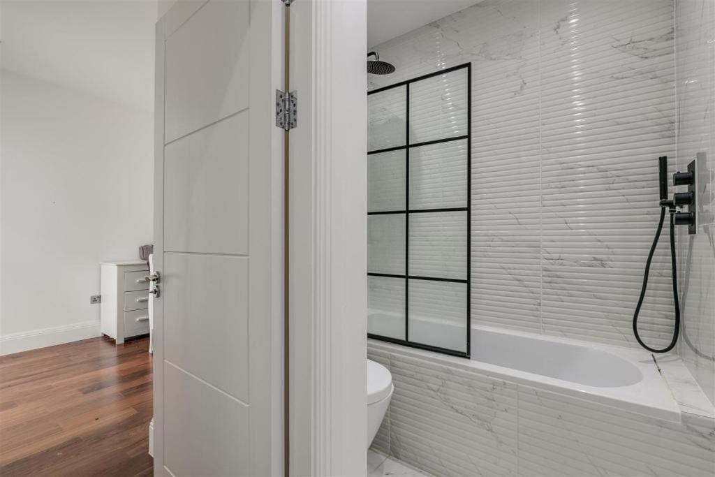 Сasa de vacaciones Modern Majesty 3 Bed 3 Bath House In Londres