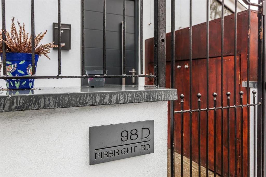 Modern Majesty 3 Bed 3 Bath House In Сasa de vacaciones Londres