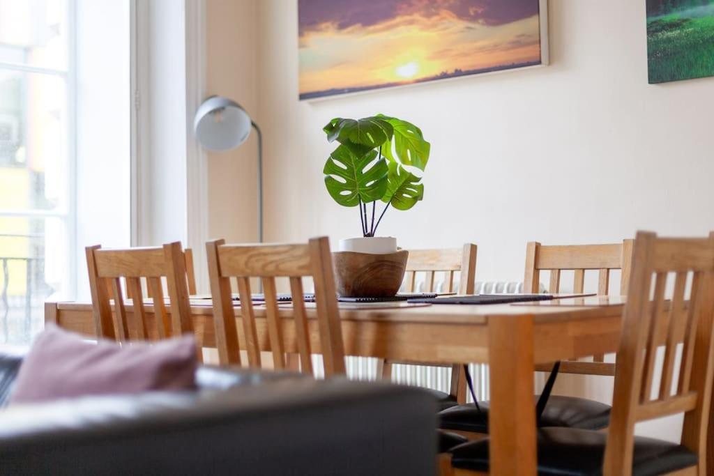 Appartement Spacious & 3-bed Flat By Popular Waterloo! Londen
