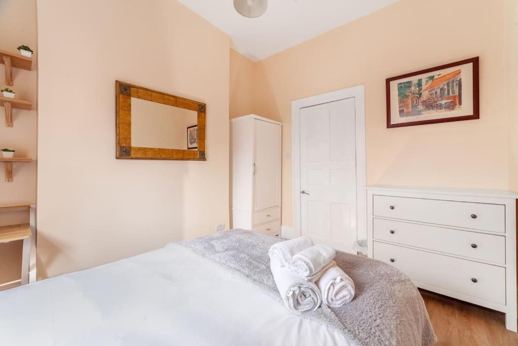 Appartement Spacious & 3-bed Flat By Popular Waterloo! Londen