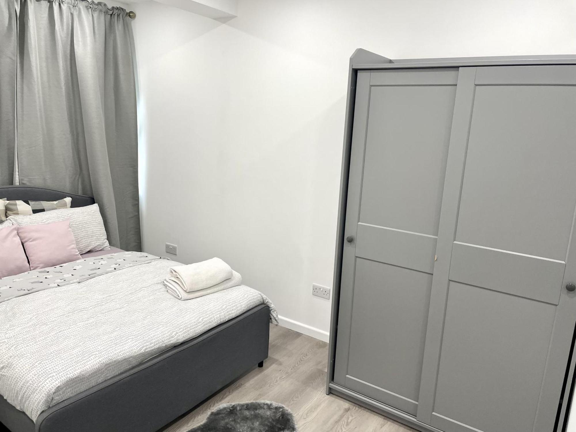 Charming 1-bed In Appartement *