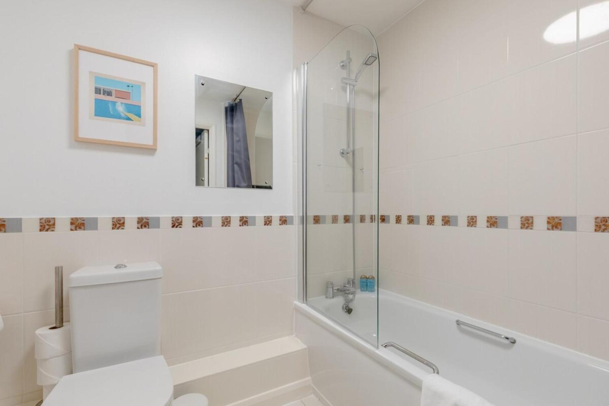 Central & Stylish 1bd Flat Tottenham Court Road! * London