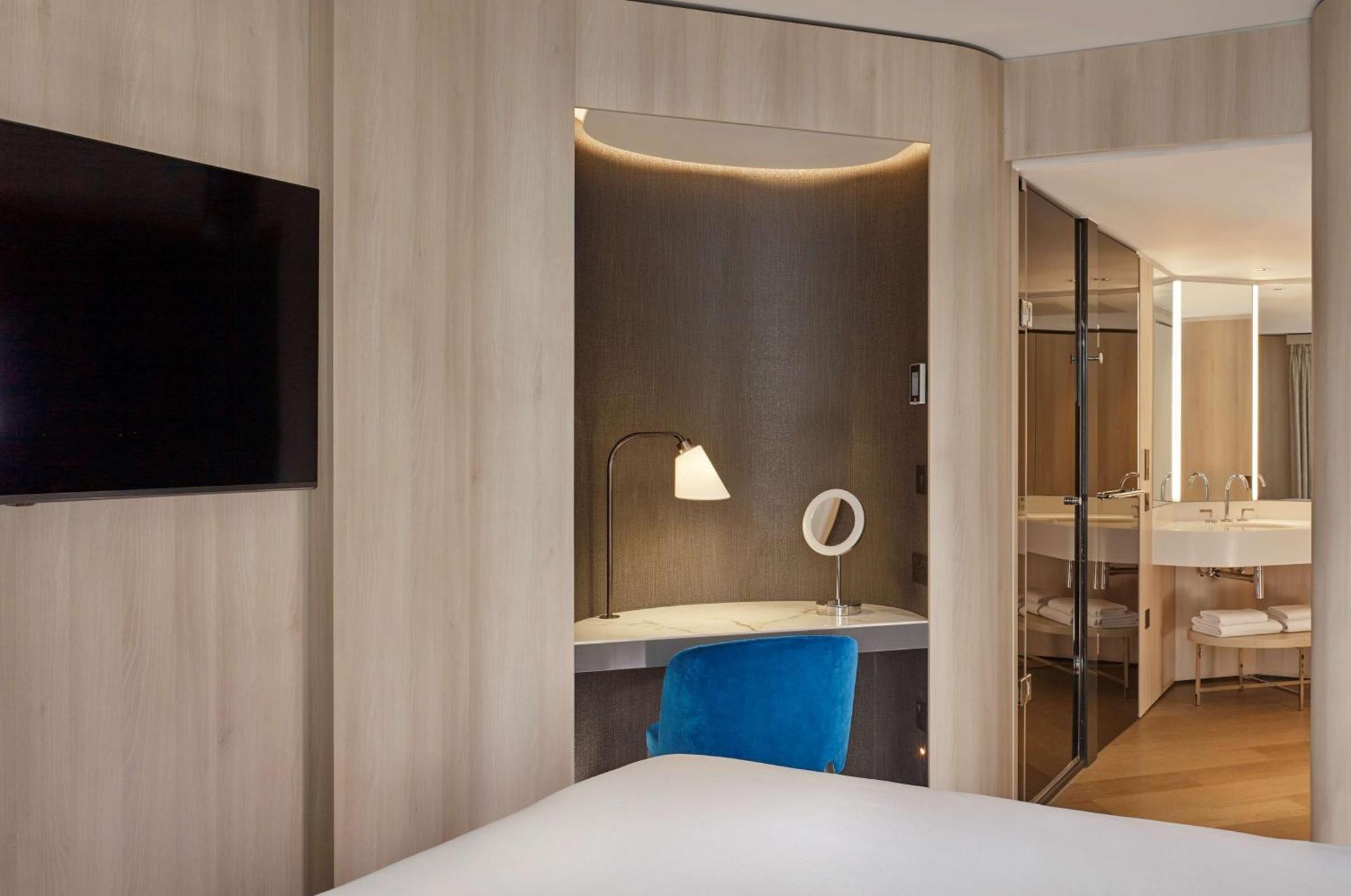 The Westminster London, Curio Collection By Hilton London