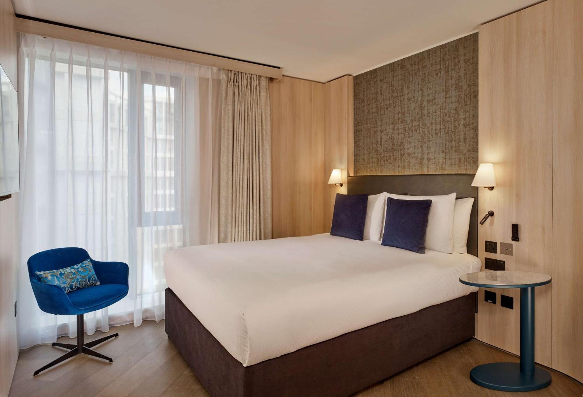 Hotel The Westminster London, Curio Collection By Hilton London