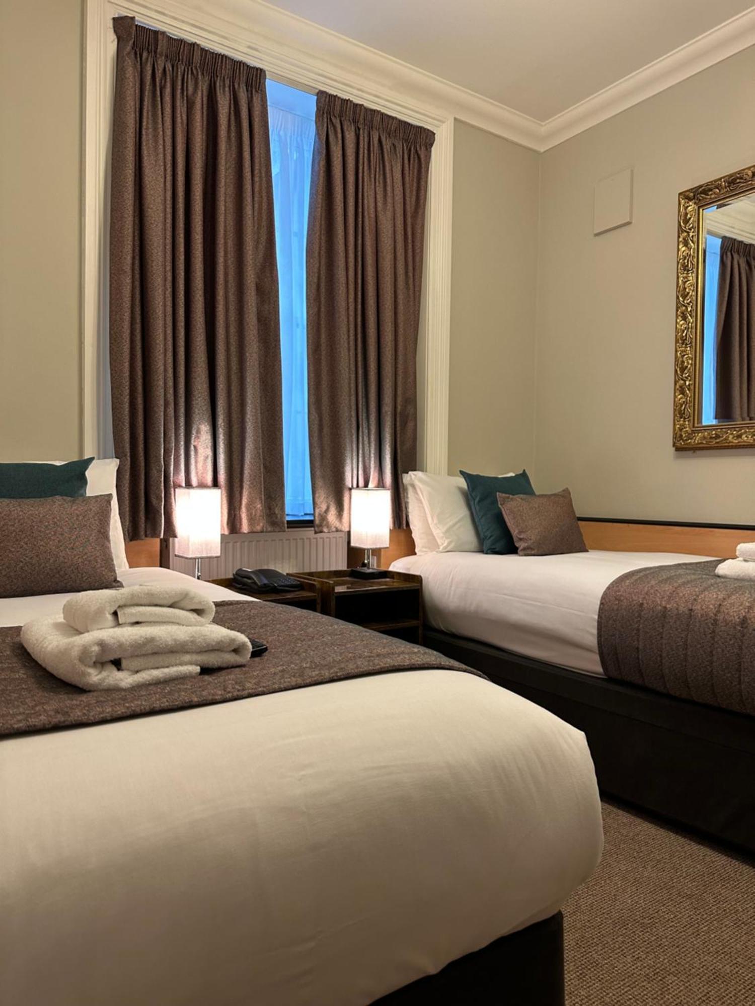 Hotel Tudor Court