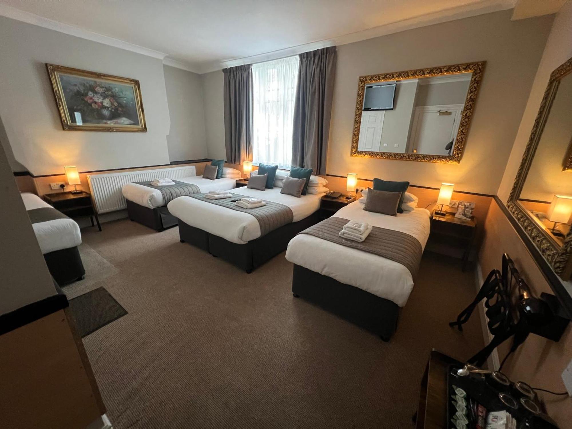 Tudor Court 3* London
