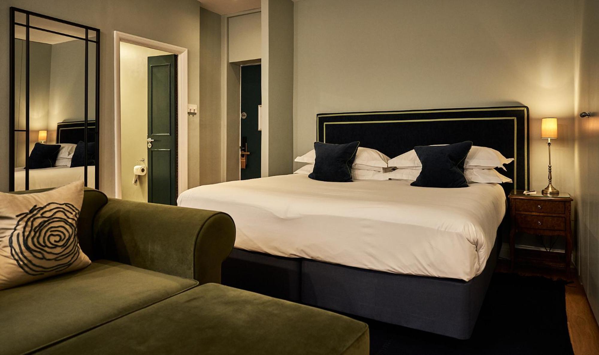 The Capital Hotel, & Townhouse Hotel Londen