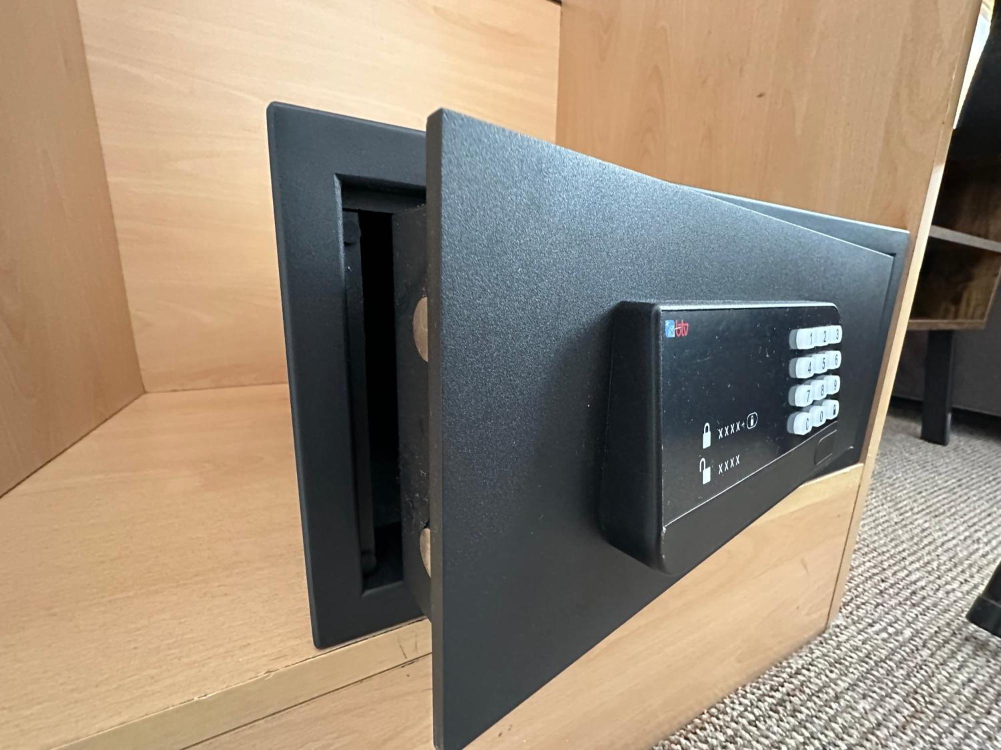 Tudor Court 3* London