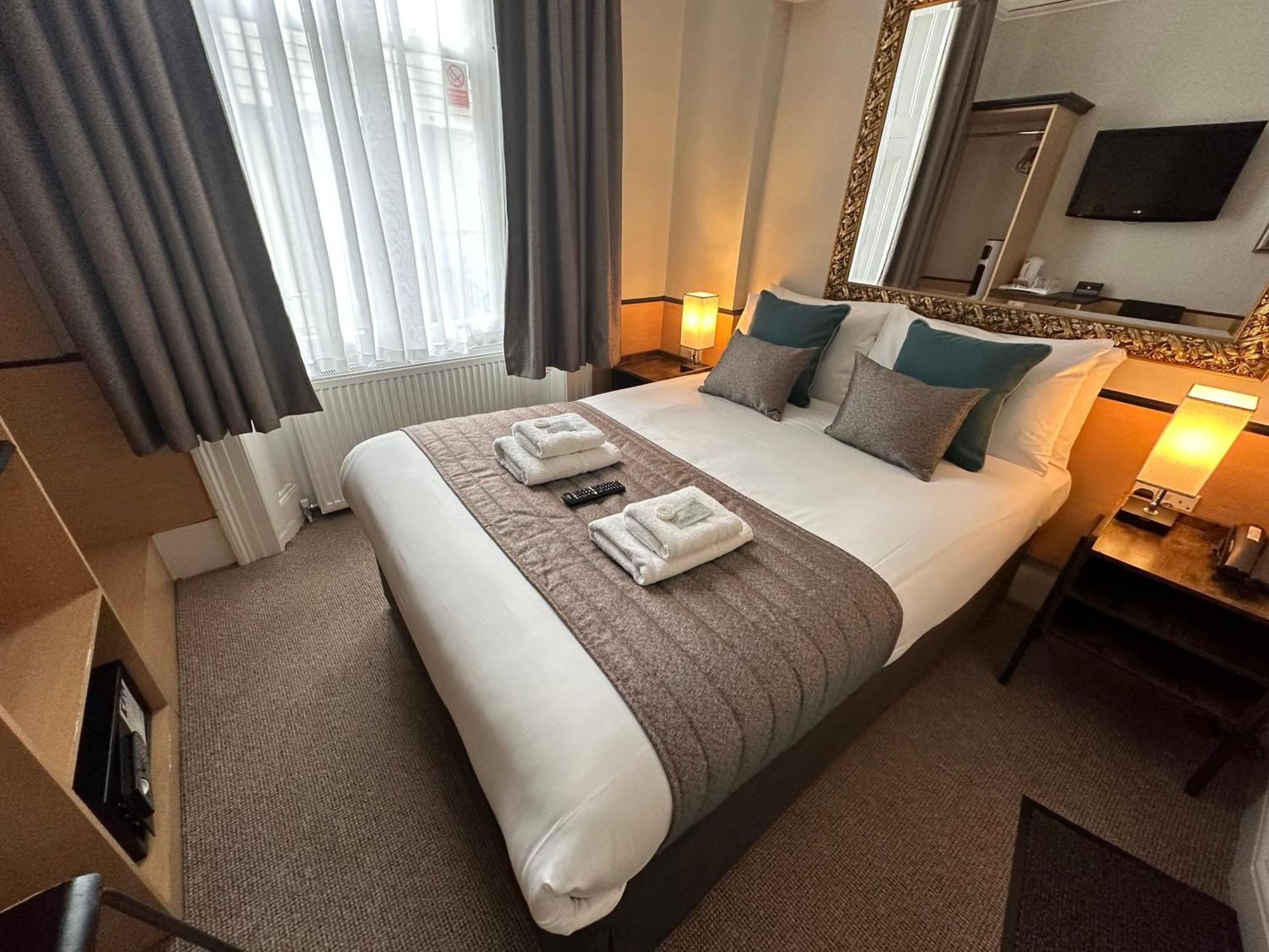 Tudor Court Hotel London