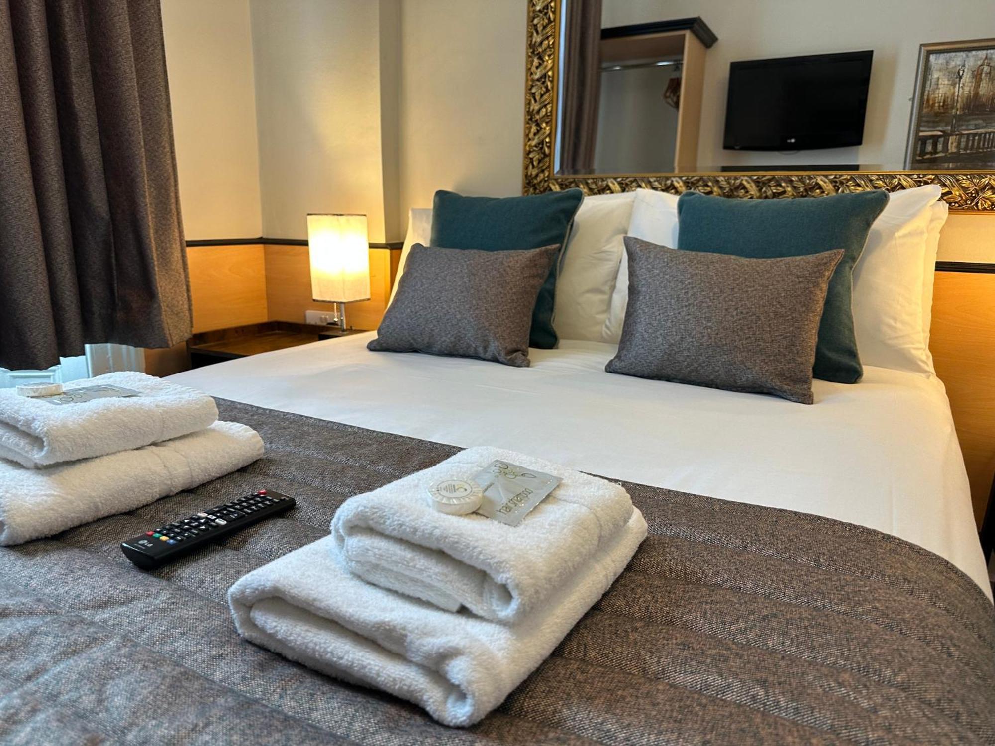 Hotel Tudor Court London