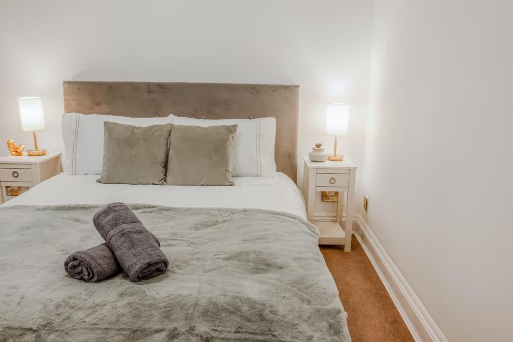 2 Bed Chic Vintage Flat At Bayswater London