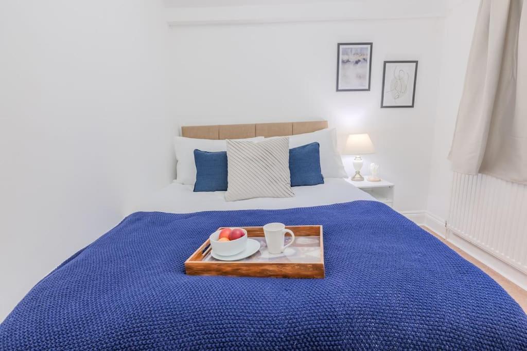 2 Bed Chic Vintage Flat At Bayswater