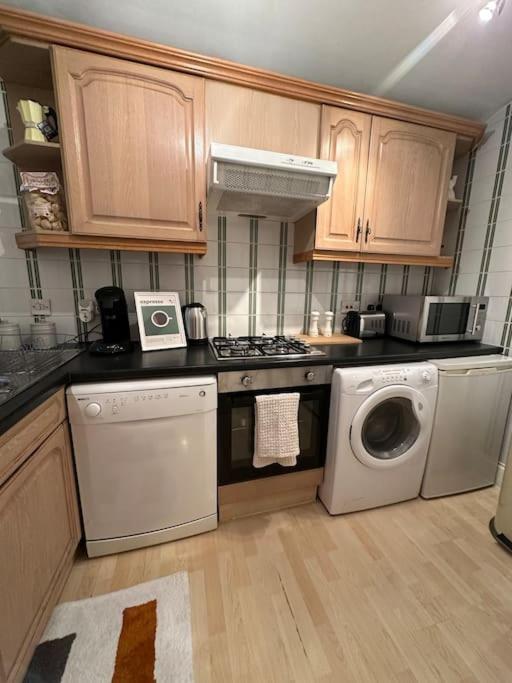 2 Bed Chic Vintage Flat At Bayswater Apartment