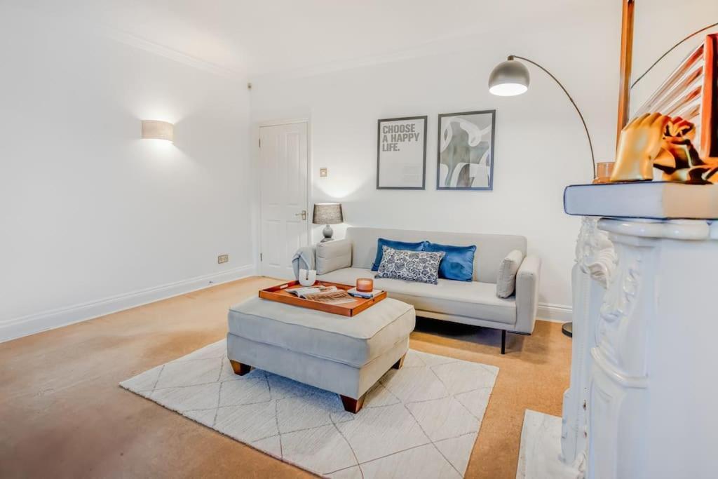 2 Bed Chic Vintage Flat At Bayswater London