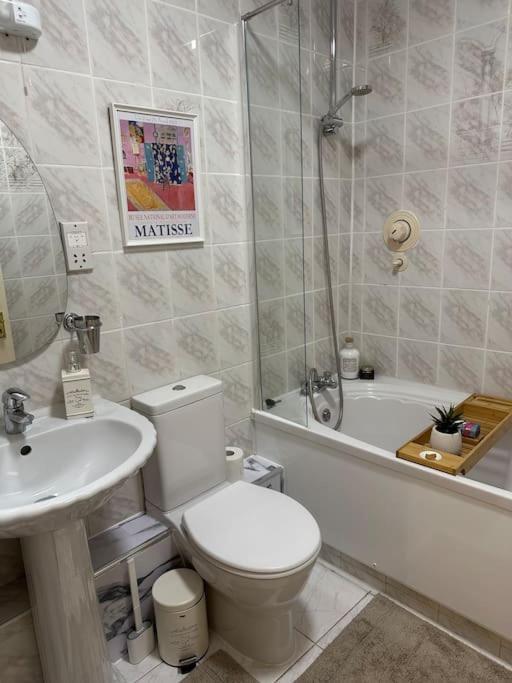 2 Bed Chic Vintage Flat At Bayswater * London