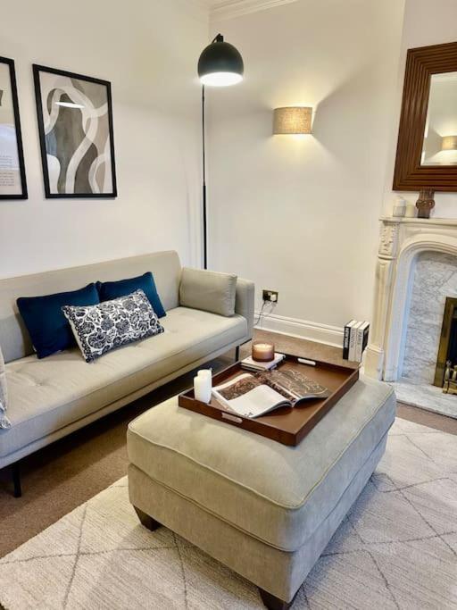 2 Bed Chic Vintage Flat At Bayswater Apartamento