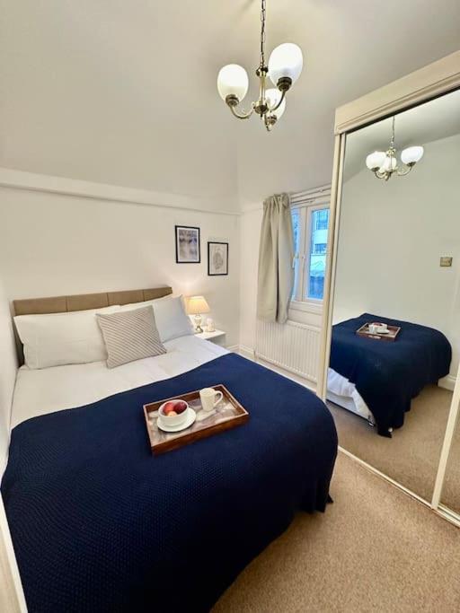 2 Bed Chic Vintage Flat At Bayswater London