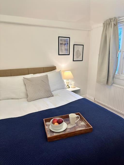 2 Bed Chic Vintage Flat At Bayswater Apartment