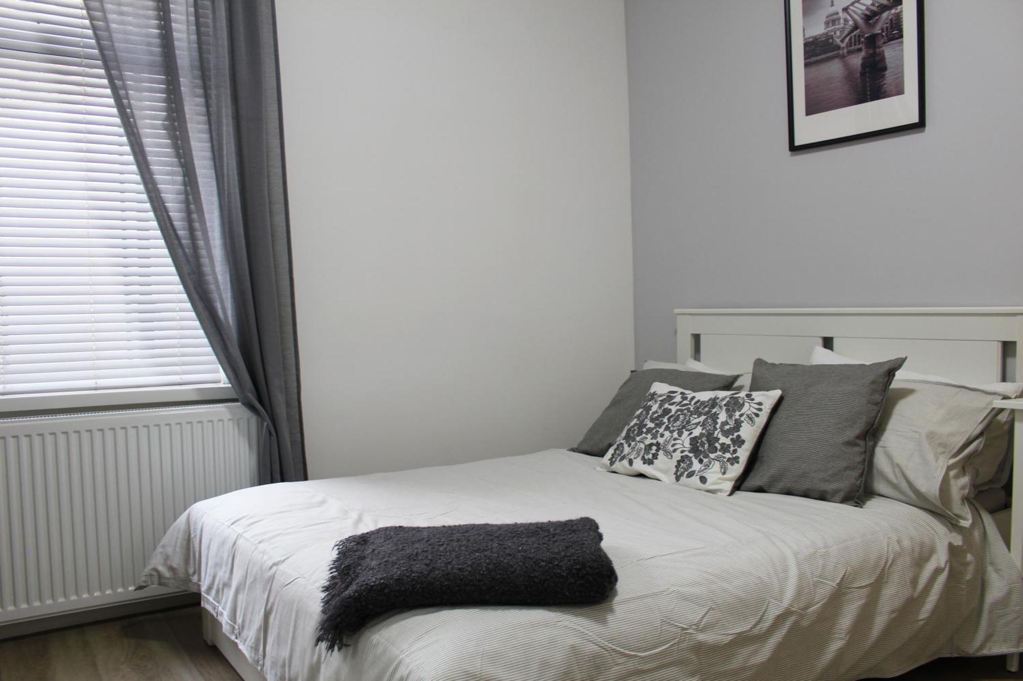 Modern Ground Floor Flat - 15 Min To Central * Londen
