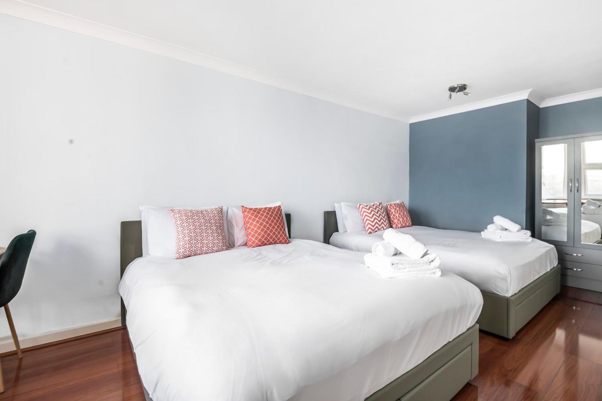 Accommodatie bij particulieren Stunning Massive Bedroom +direct Thames River View Londen