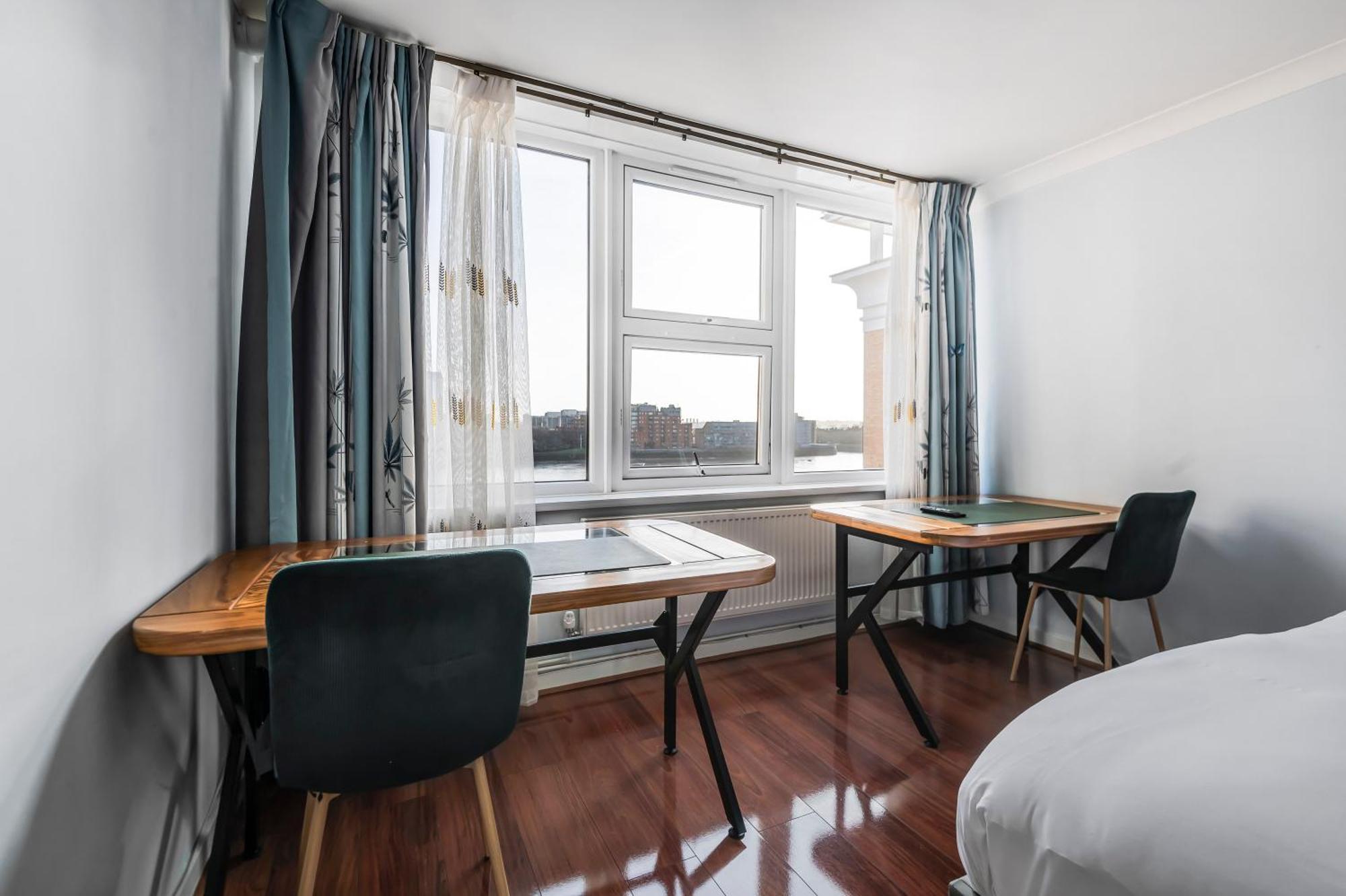 Stunning Massive Bedroom +direct Thames River View Accommodatie bij particulieren
