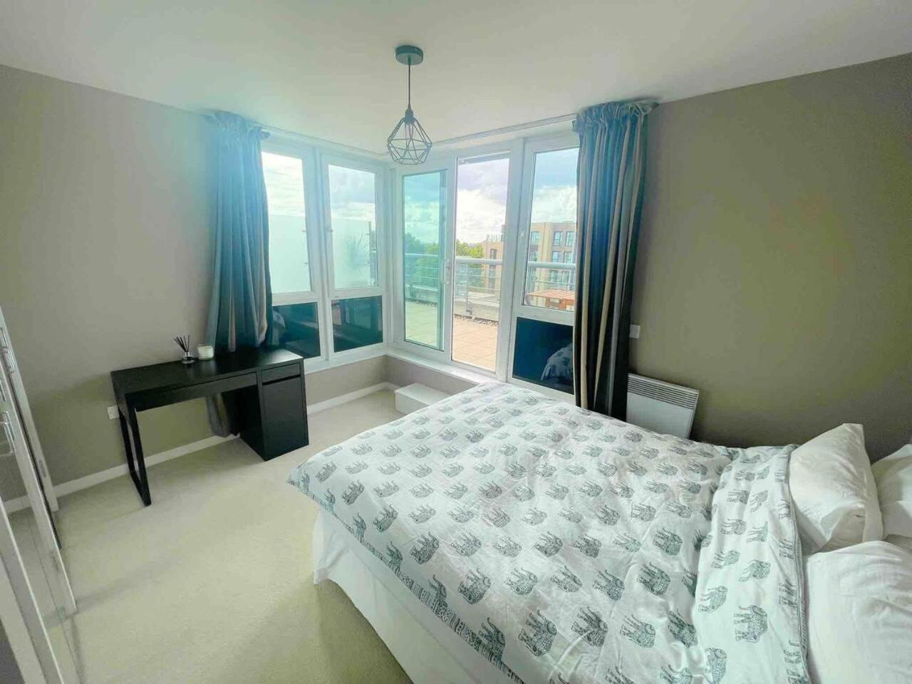 Apartment Captivating 1-bed In *